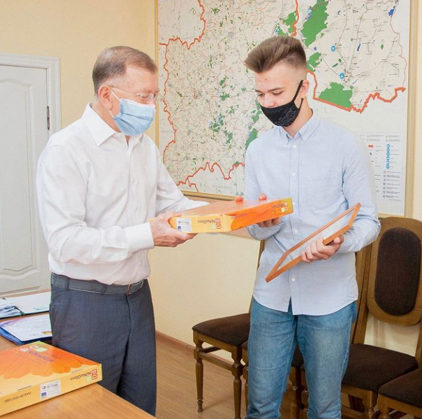 Награждение молодежных лидеров Награждение молодежных лидеров